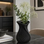 Heart Spiral Vase in Black