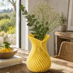 Heart Spiral Vase in Yellow